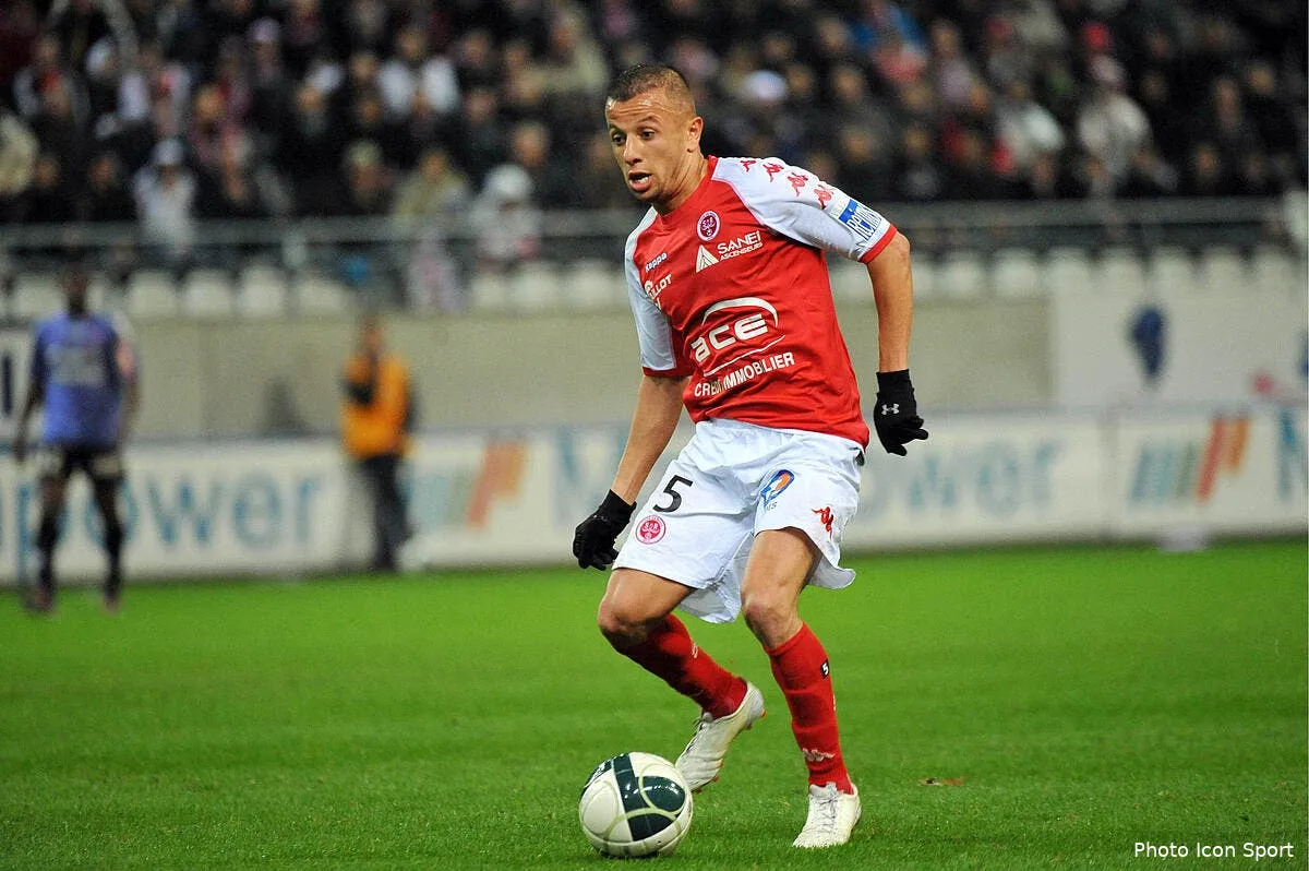 le buteur en serie de reims fait de l oeil a l om iconsport win 090412 31 4833817