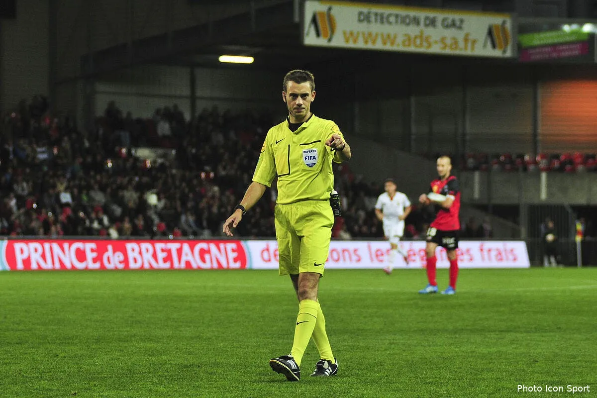 le classement des 10 meilleurs arbitres de l1 iconsport bre 261014 09 1895621