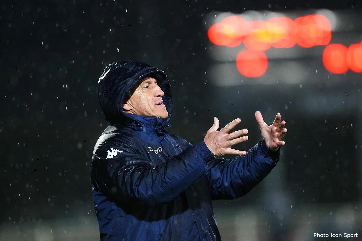 le coach de bastia recolte des voix aux elections iconsport del 210315 08 44107291