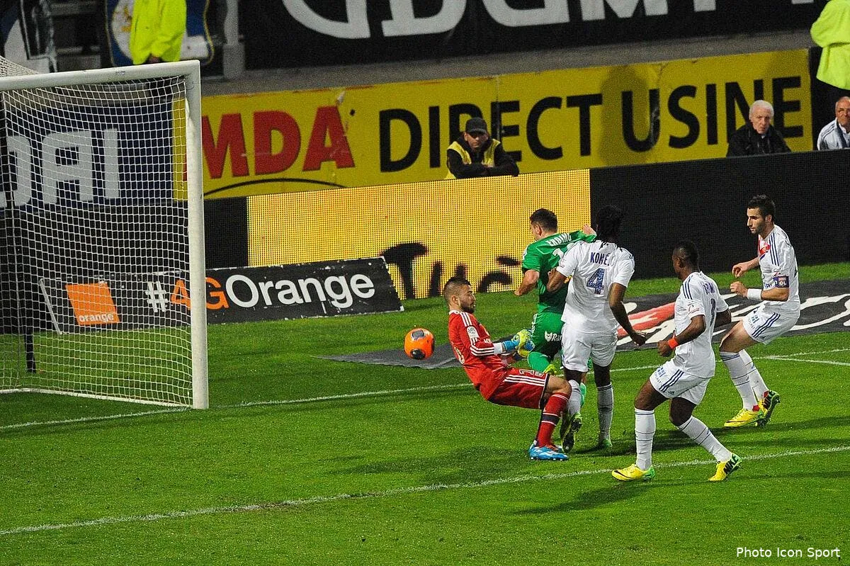 le coach de l ol se moque de l asse en parlant d europe iconsport jpt 300314 01 0879745