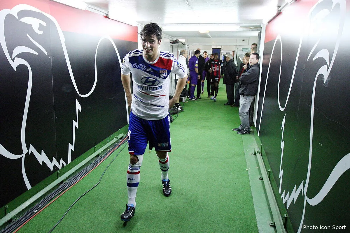 le depart de gourcuff de l ol au mercato n est pas d actualite previent son agent iconsport blo 311012 08 3143031