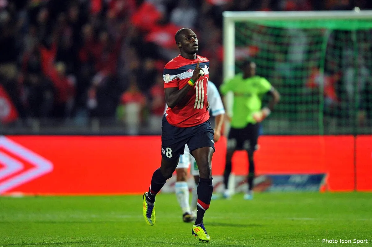 le fc seville suit moussa sow de pres iconsport win 280811 35 0324673