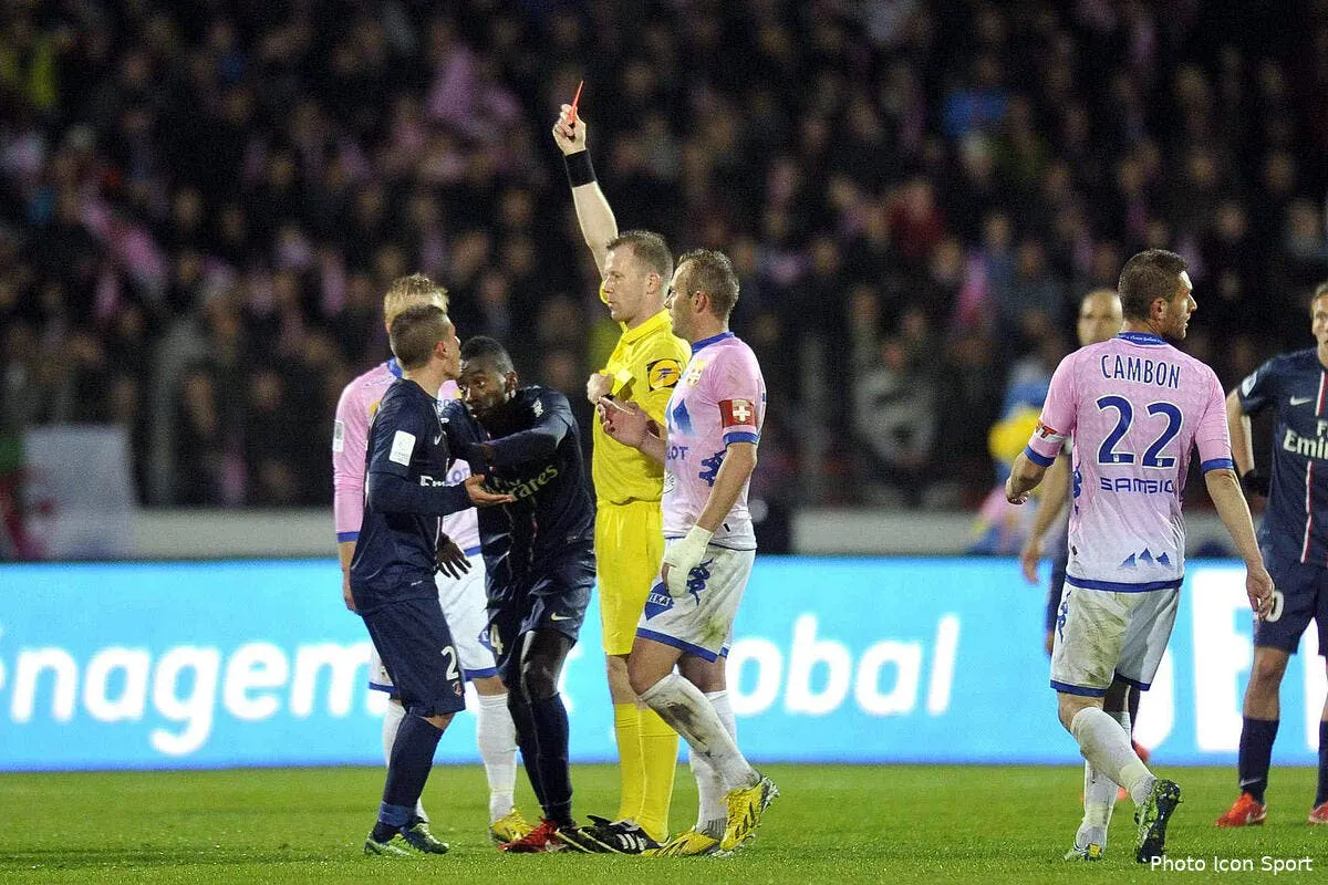 le front national soutient les hommes en noir iconsport noe 280413 14 0355909