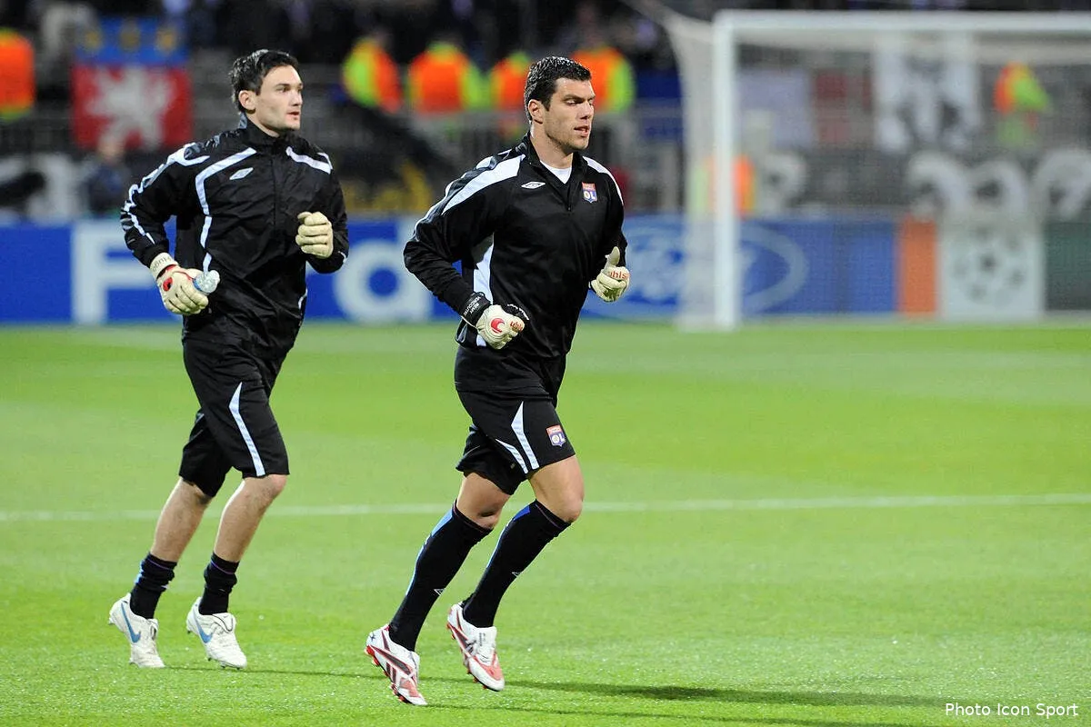 le gardien de l ol version touche pas a mon lloris iconsport jpt 041109 43 3441018