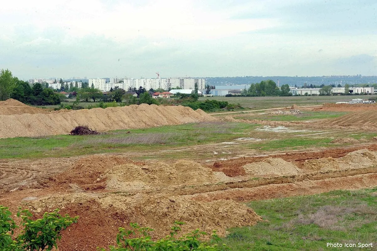 le grand stade de l ol prive de ses terrains de construction iconsport jpt 020512 01 1747323