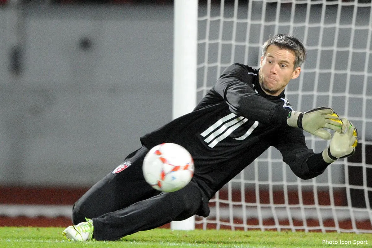 le gros sponsor du losc n a pas aime la gestion du cas landreau iconsport jpt 031112 08 3745059