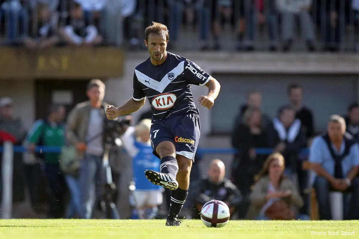 le groupe bordelais avec planus iconsport blo 170711 06 9223861