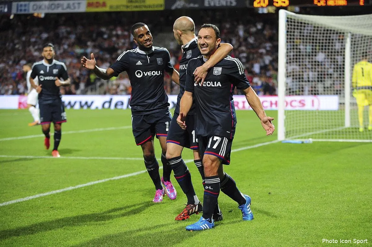 le joueur de l ol qui ne veut pas aller a l infirmerie iconsport jpt 210814 07 7391409