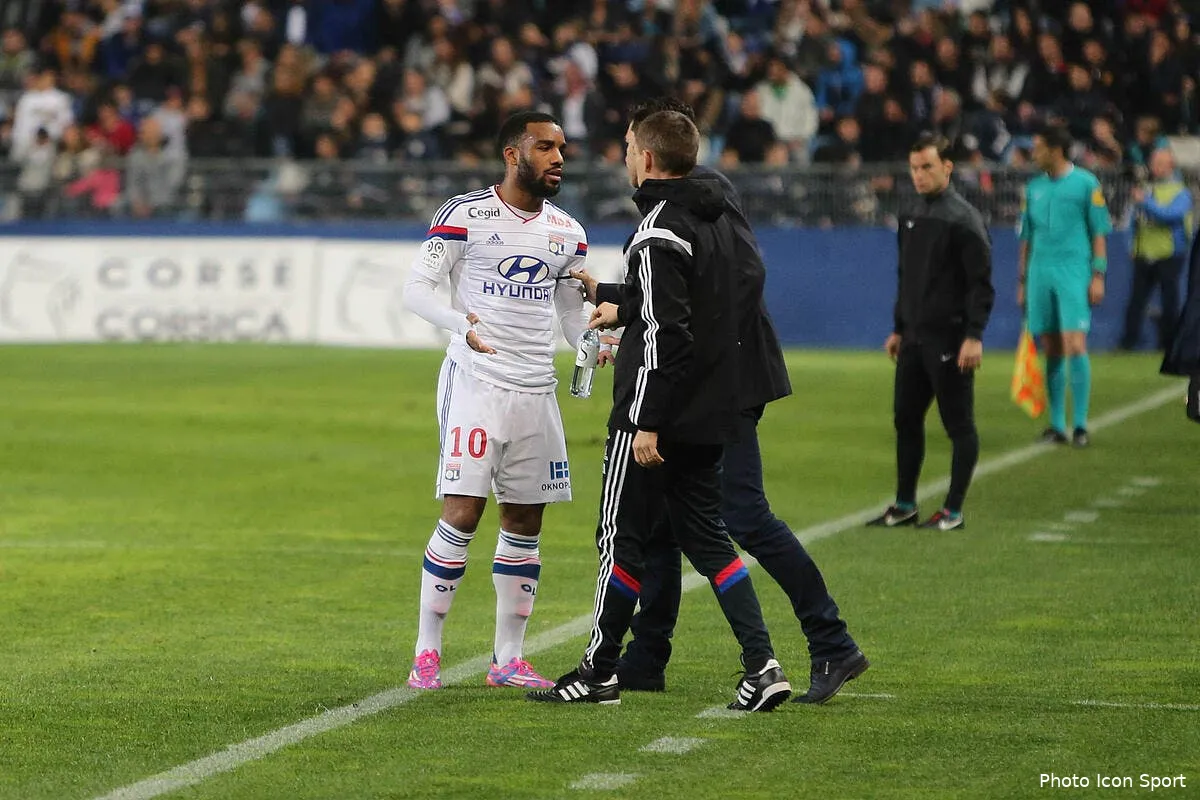 le jour ou lacazette s est chauffe avec fournier a l ol iconsport mae 221114 02 17106987