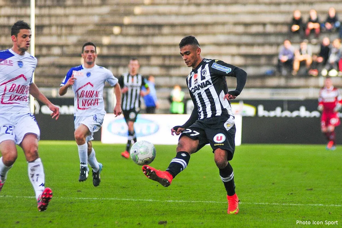 le losc sur le point de griller l om pour boufal iconsport leb 291114 09 31101065