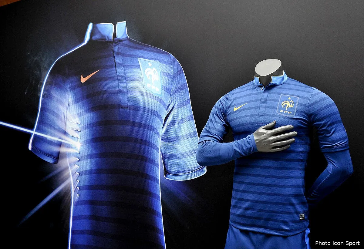 le maillot de l equipe de france pour l euro 2012 devoile iconsport r 160412 001 22 133831