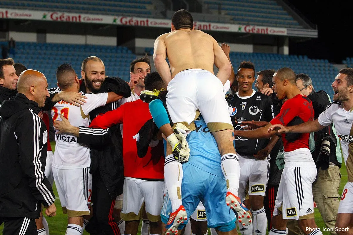 le maire de lens est decu amer mais confiant iconsport mae 160514 09 1387553