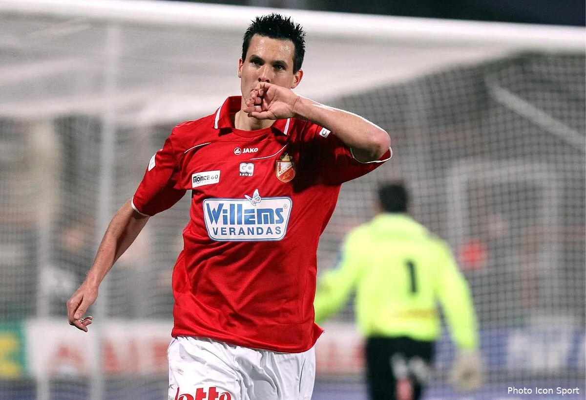 le meilleur buteur du championnat belge declare sa flamme a l om iconsport blg 010412 04 8134088