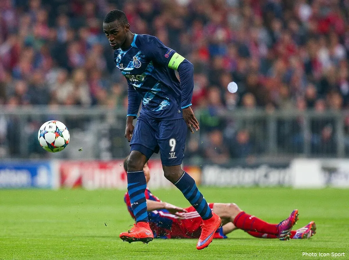 le milan ac annonce jackson martinez iconsport bpi 210415 01 05113635