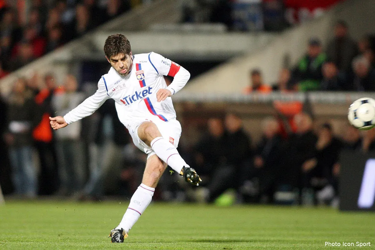 le nouveau juninho c est pas pour tout de suite a l ol iconsport blo 190409 81 0621533