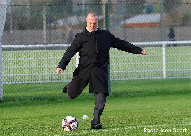 le nouveau psg pour lacombe et l ol c est tout juste impressionnant un mois et demi de suspension pour b lacombe iconsport jpt 141111 94 48 3094231550