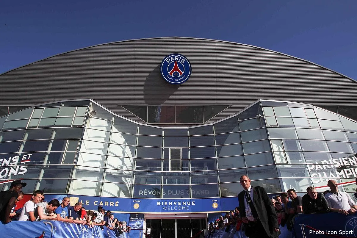 le parc des princes desormais transforme en camp retranche iconsport bpi 150415 56 84126375