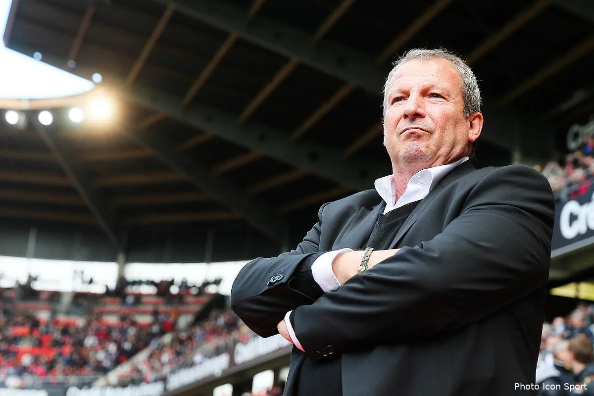 le pompier courbis vient eteindre le feu au red star courbis 9176672