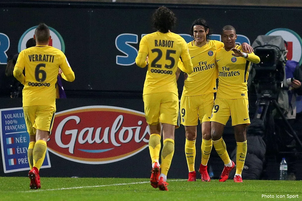 le psg a la fete c est angers qui deguste psg 54198719