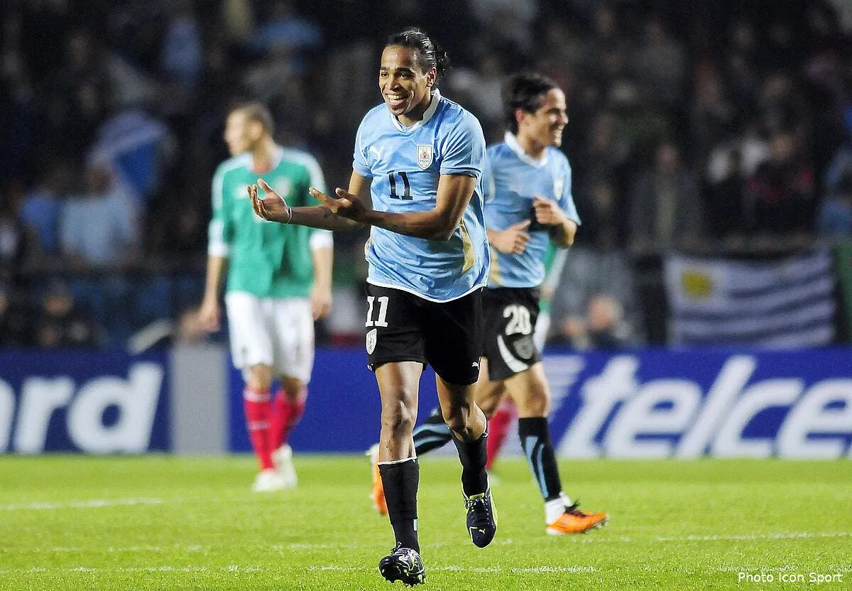 le psg a un train de retard sur chelsea pour alvaro pereira iconsport ppg 120711 05 3323106