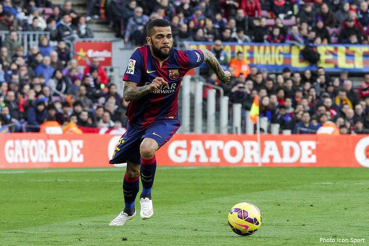 le psg affirme n avoir fait aucune offre pour daniel alves iconsport acp 210215 102 03108945