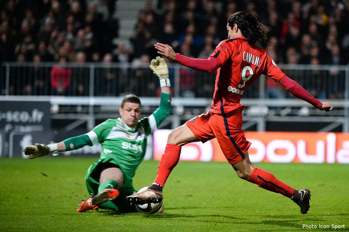 le psg applaudit le gardien d angers iconsport nlg 011215 17 23126939