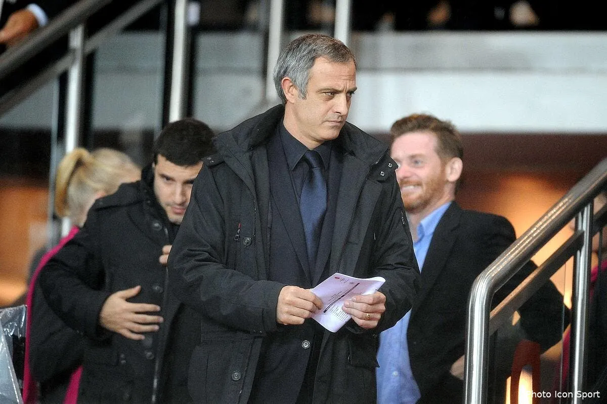 le psg aurait signe un cheque de 700 000 euros a alain roche iconsport per 031111 001 0138927