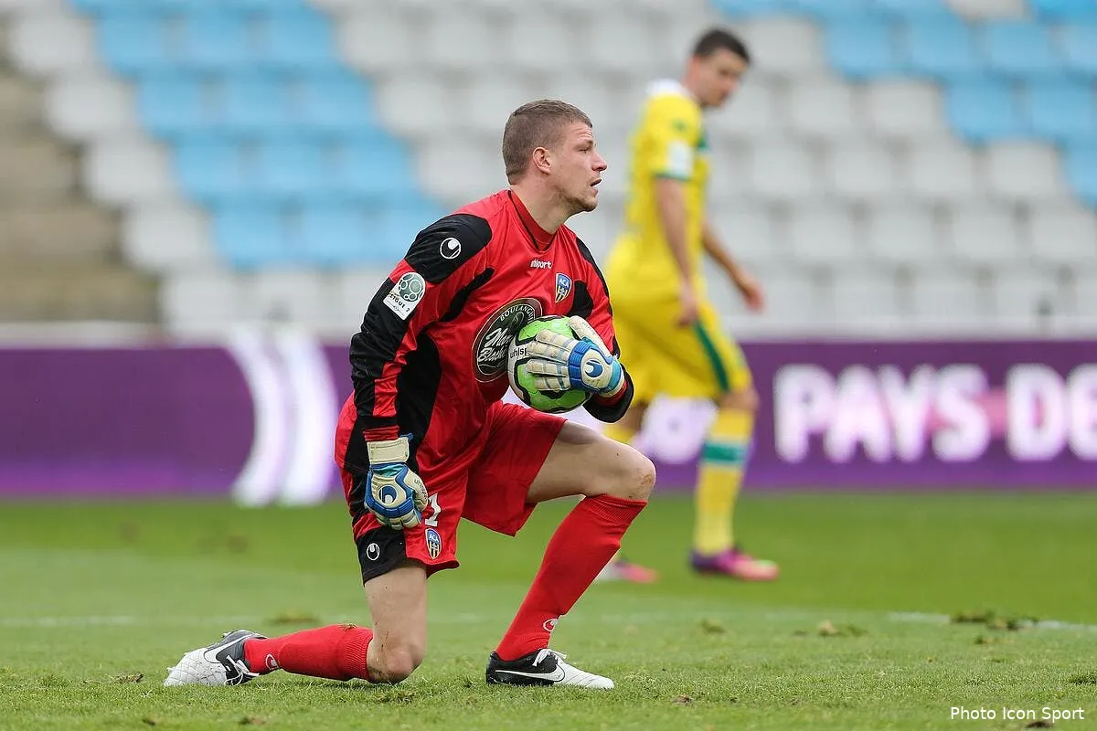 le psg cherche le remplacant de le crom a arles avignon iconsport vmi 090213 701 3158001