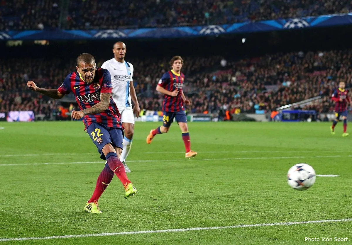 le psg debarque et ca sent le divorce entre alves et le barca iconsport spi 120314 05 1482679