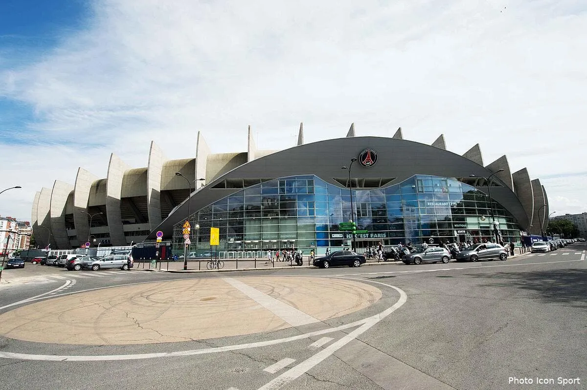 le psg decide de rester au parc des princes pendant les travaux iconsport bil 030812 08 0855385