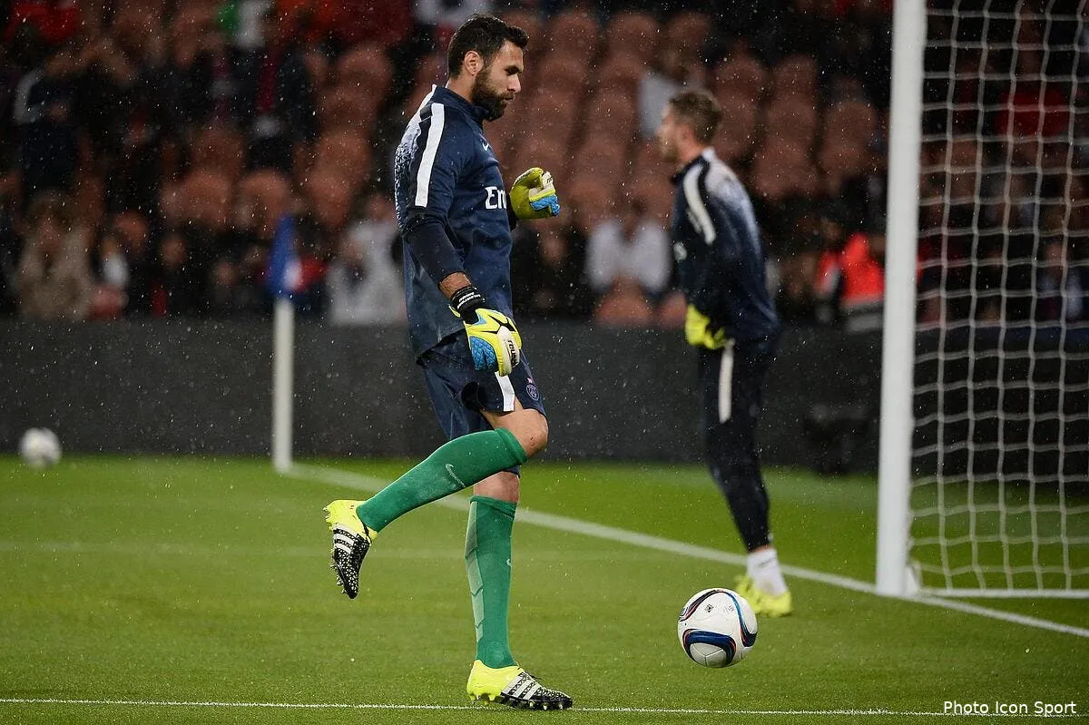 le psg est prevenu sirigu pense deja au mercato sirigu 4125945