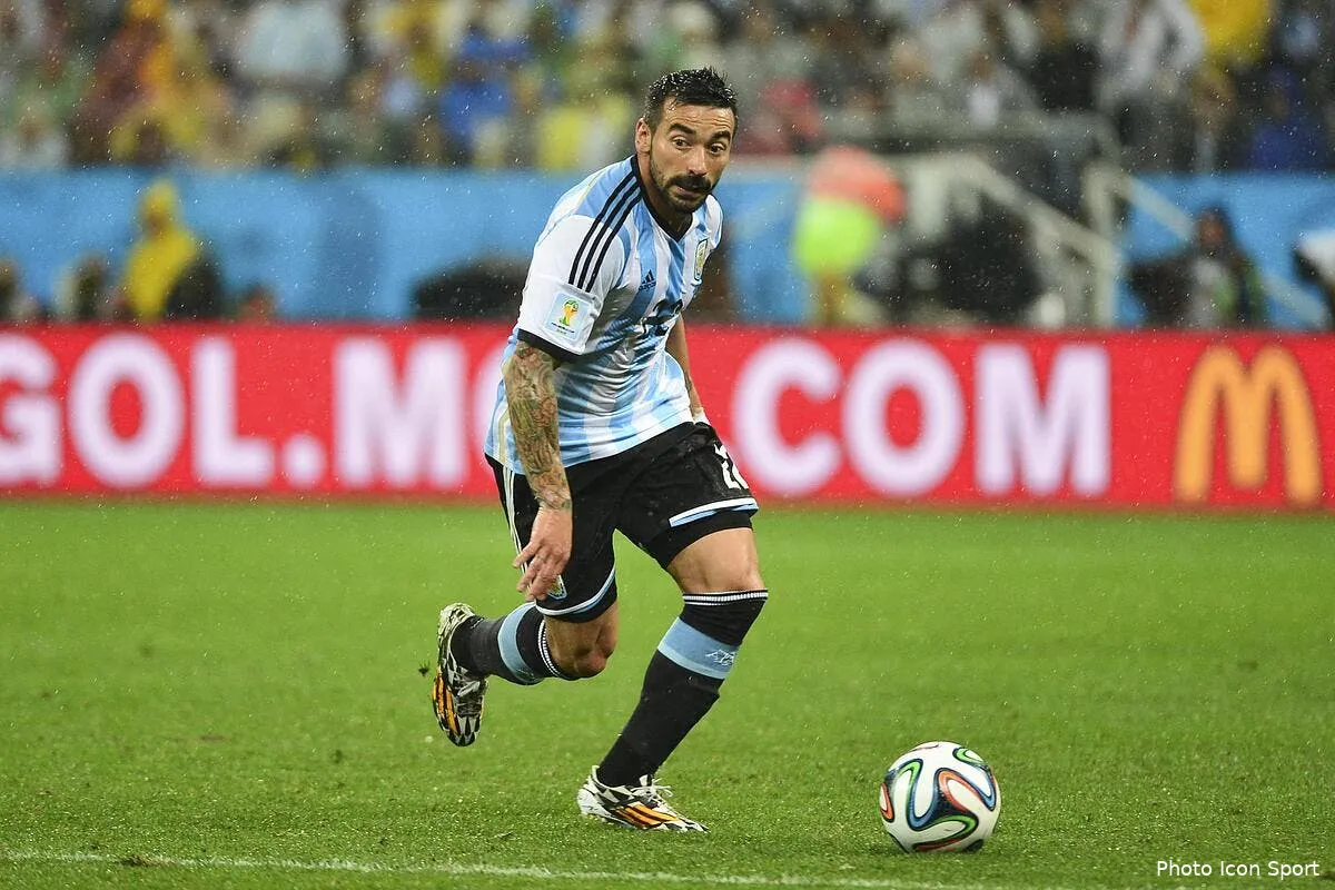 le psg est rassure lavezzi n est pas blesse iconsport win 090714 09 1587363