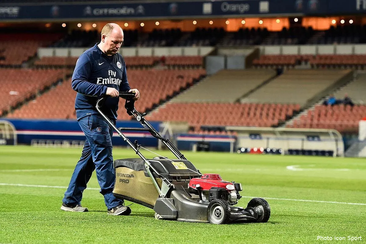 le psg et caen ont un gazon beni guingamp et brest un gazon maudit iconsport por 050414 08 5483999