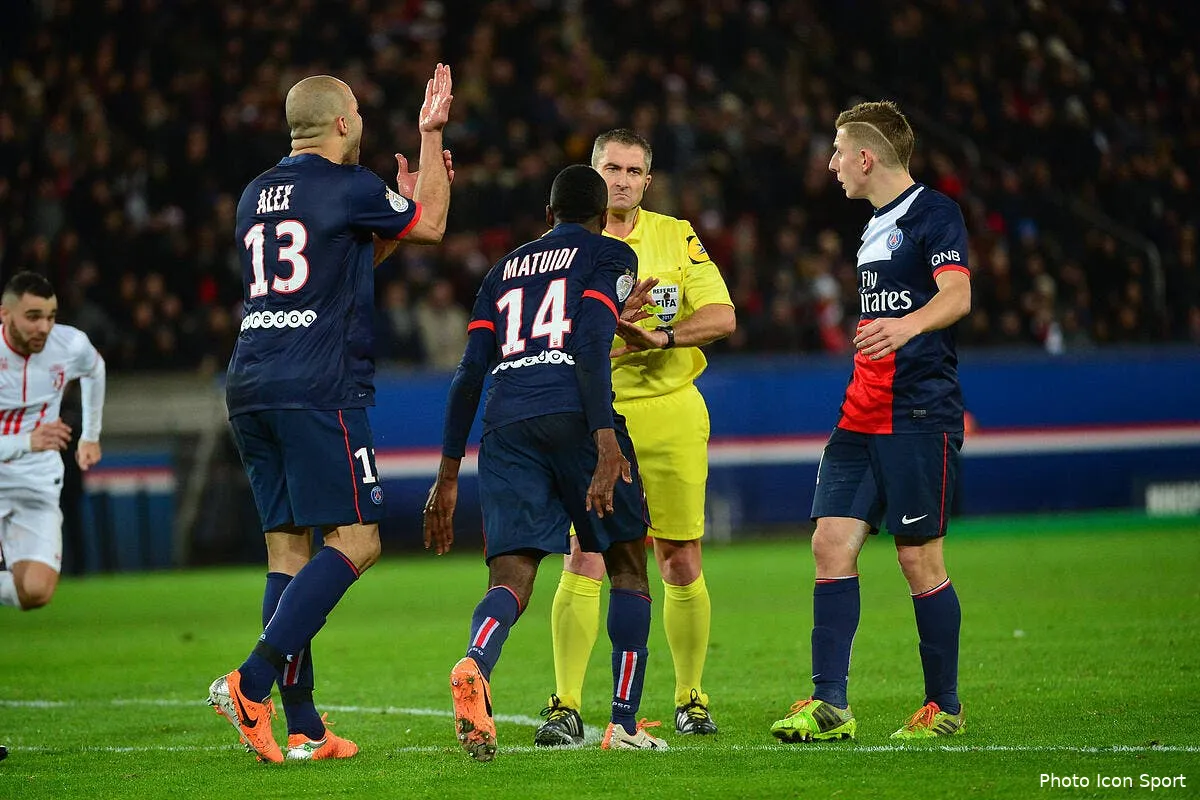 le psg et matuidi recoivent une lecon d arbitrage iconsport wip 221213 08 0672693