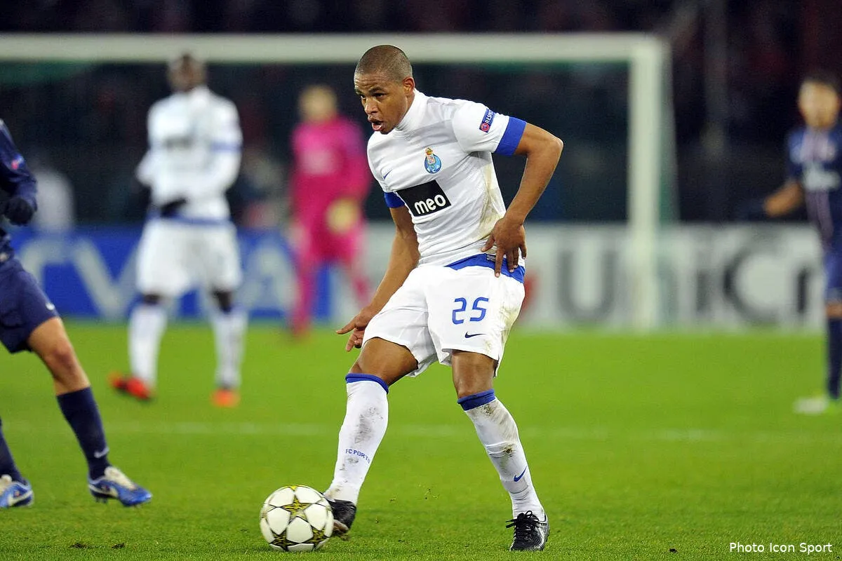 le psg fait rever un cadre de porto iconsport noe 041212 61 3257903