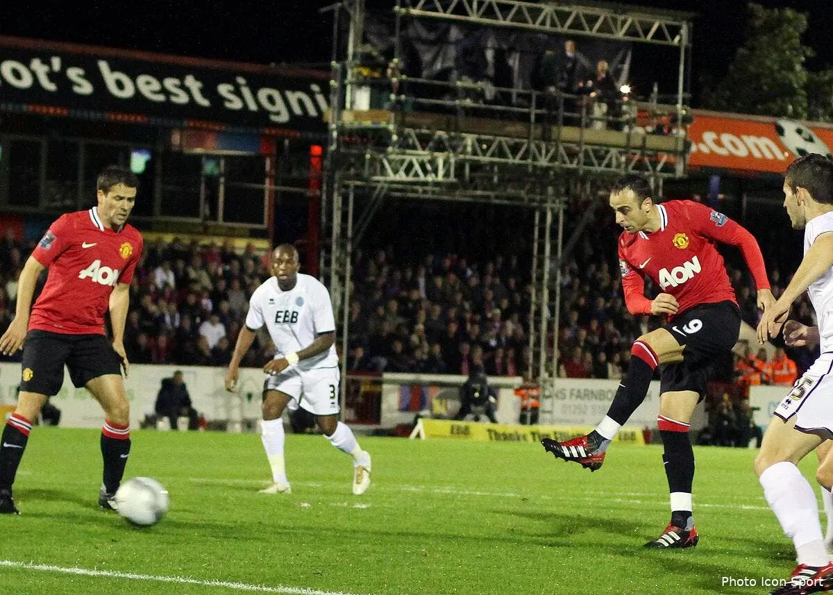 le psg invite a retenter sa chance pour berbatov iconsport spi 251011 01 0732408