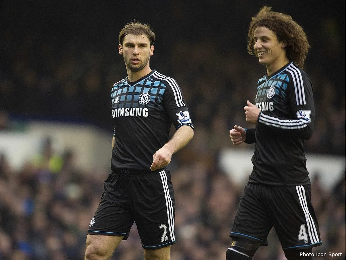 le psg ne lache pas chelsea pour son mercato defensif estival iconsport cam 110212 49 0177763