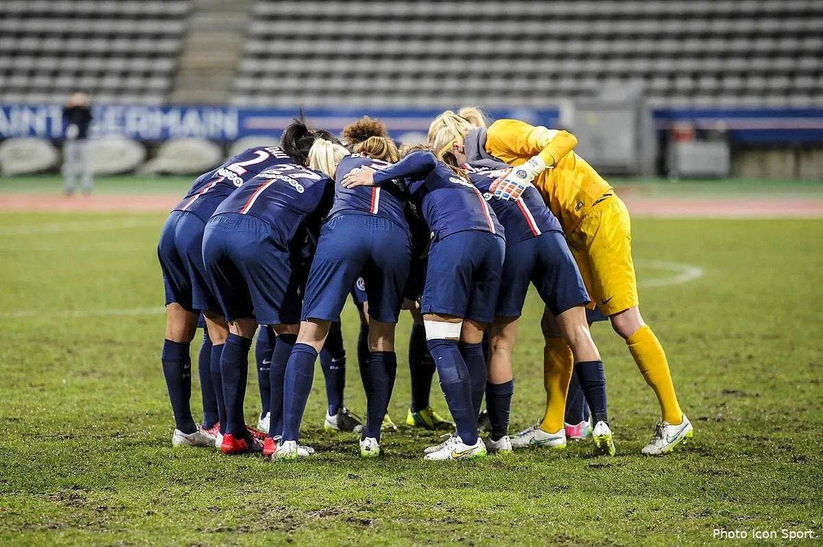 le psg ouvre enfin les portes du parc aux feminines iconsport dib 210215 10 22107595