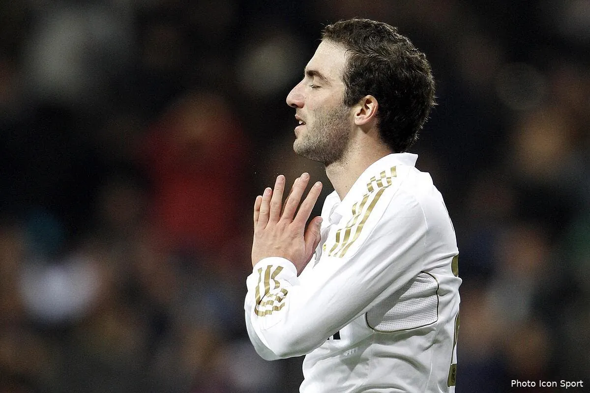 le psg passe en mode turbo pour recruter higuain iconsport lof 030112 05 0935325