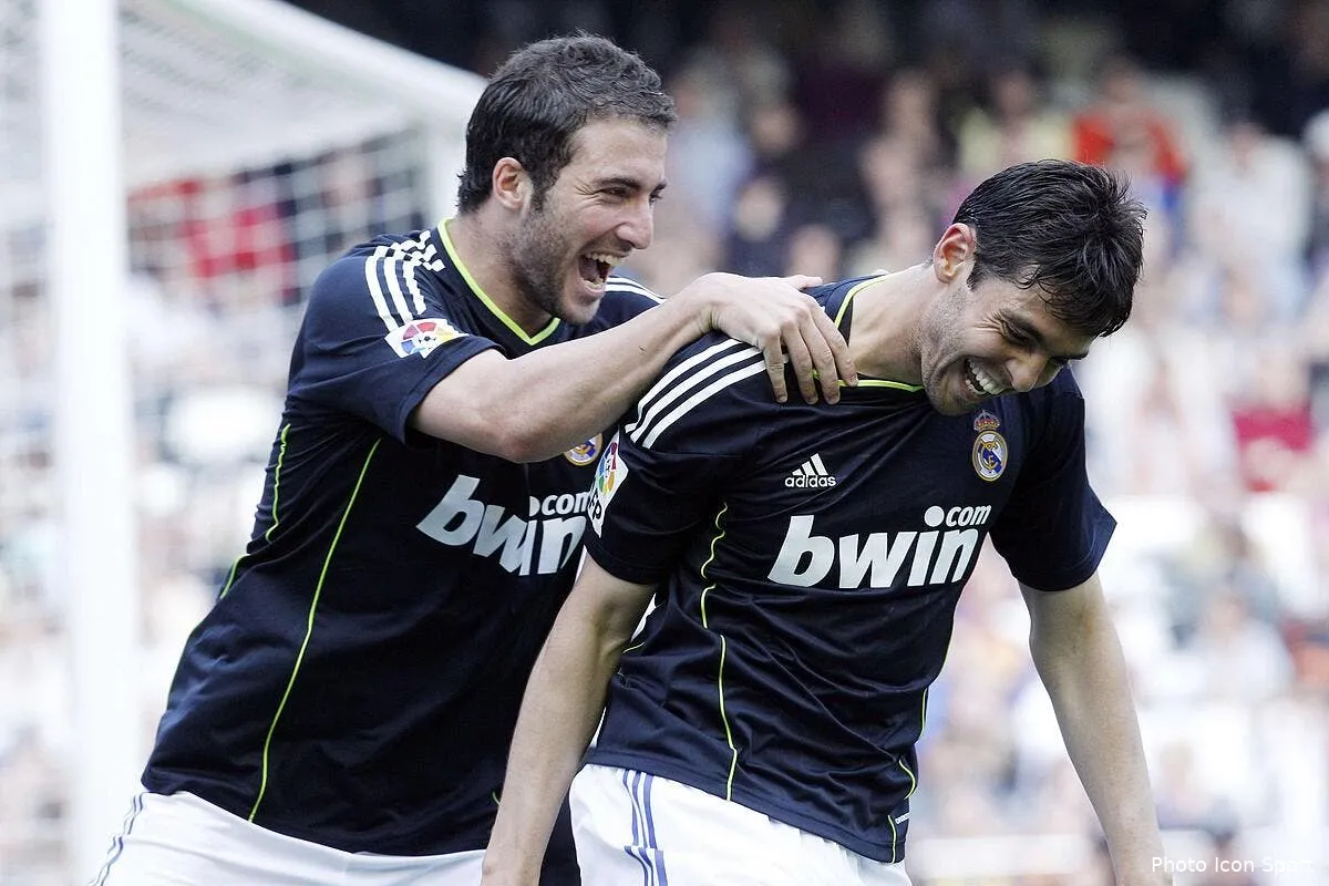 le psg pret a offrir 70me pour kaka et higuain iconsport alf 230411 01 0134421