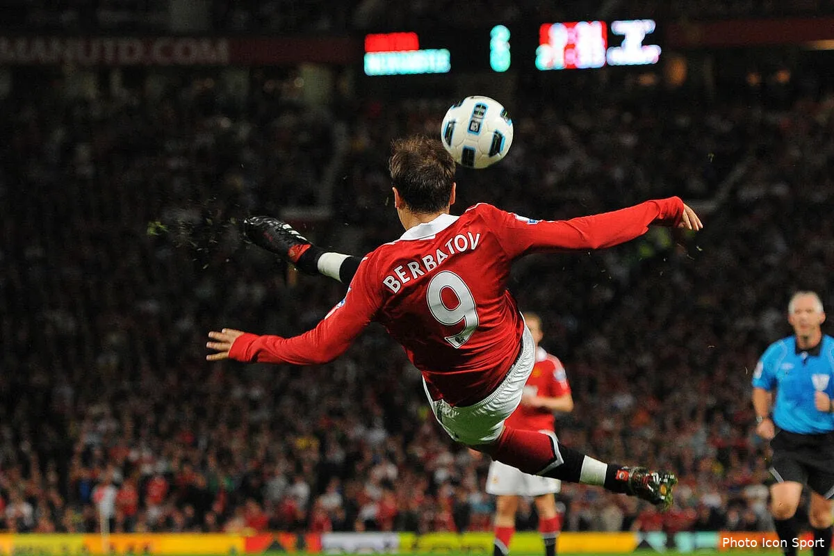 le psg pret a passer au serieux avec berbatov iconsport spi 160810 08 1922719