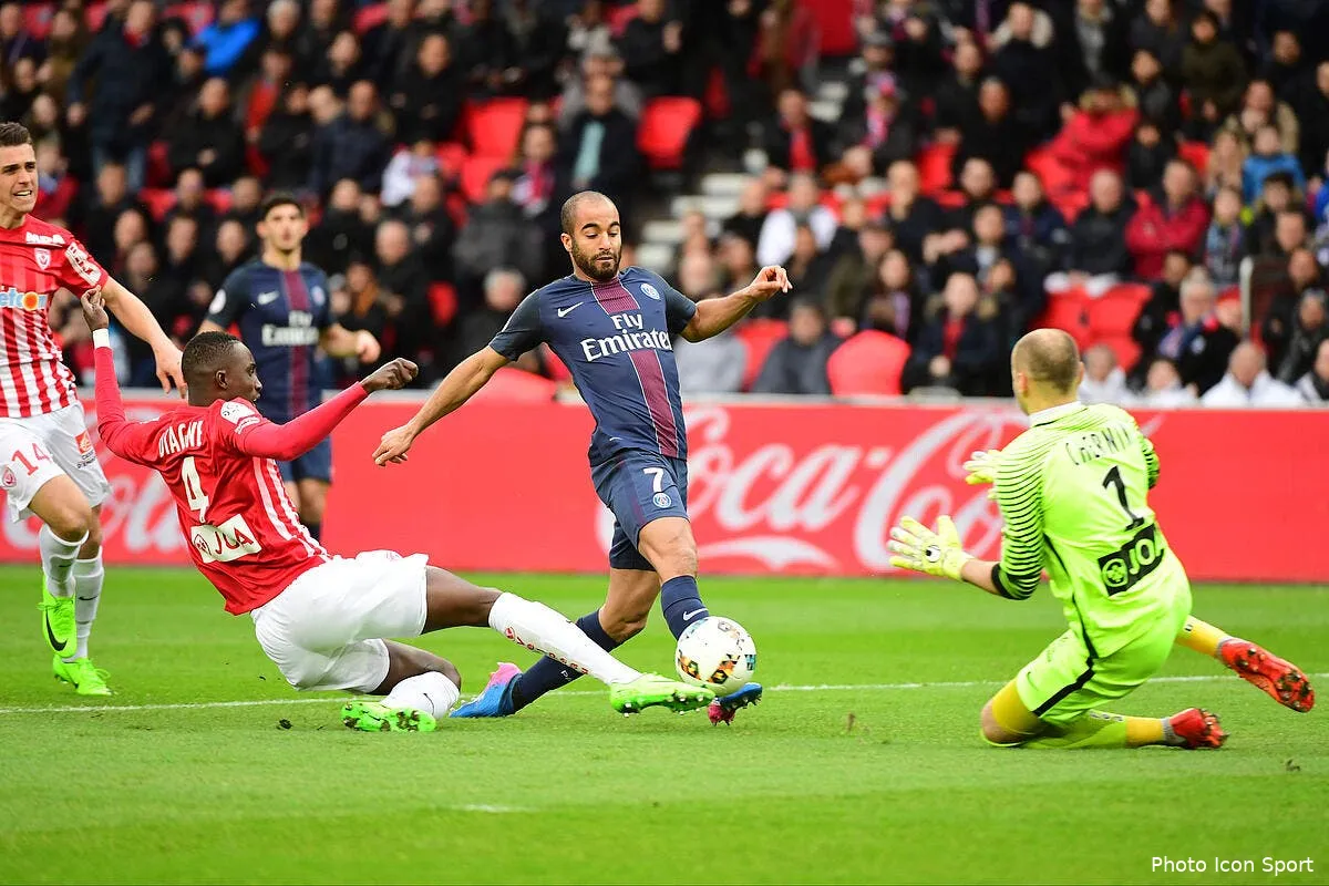 le psg s est fait peur contre nancy lucas moura 26172674