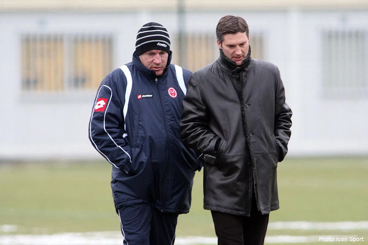 le psg s offre un ancien du stade de reims pour epauler leonardo iconsport bac020109 01 1639504