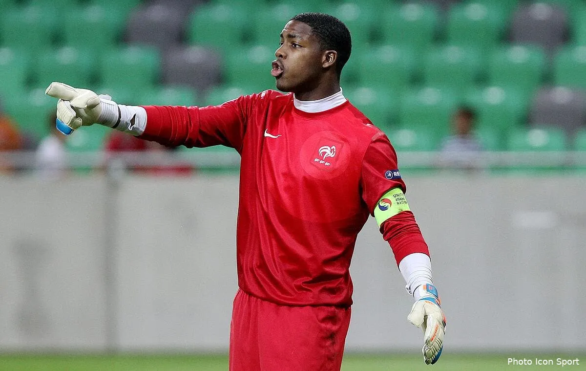 le psg se blinde chez les gardiens de but iconsport you 100512 14 1758833