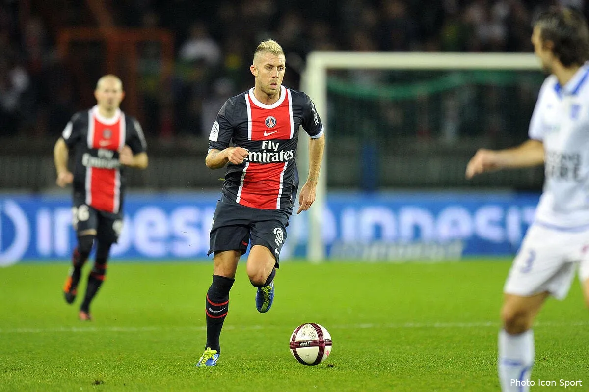 le psg se construit assure menez iconsport noe 041211 05 2028313