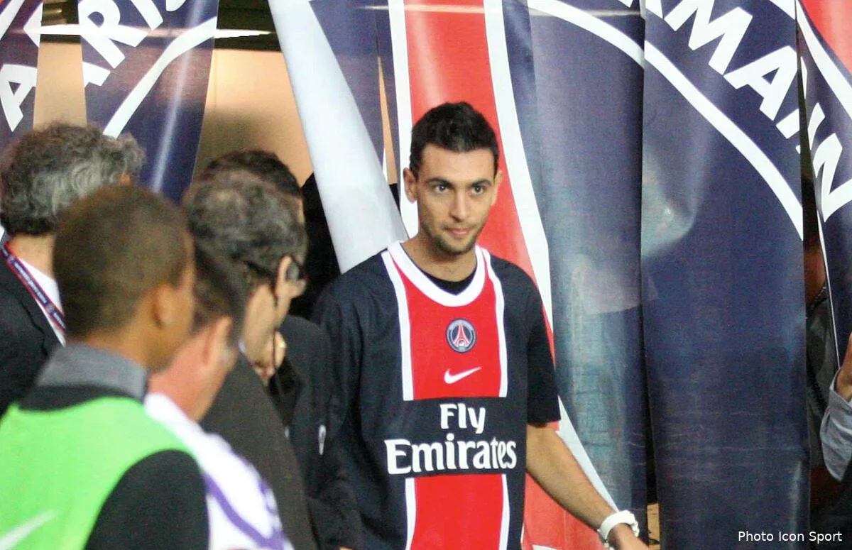 le psg se decouvre devant pastore a huis clos iconsport ico 060811 05 0322974