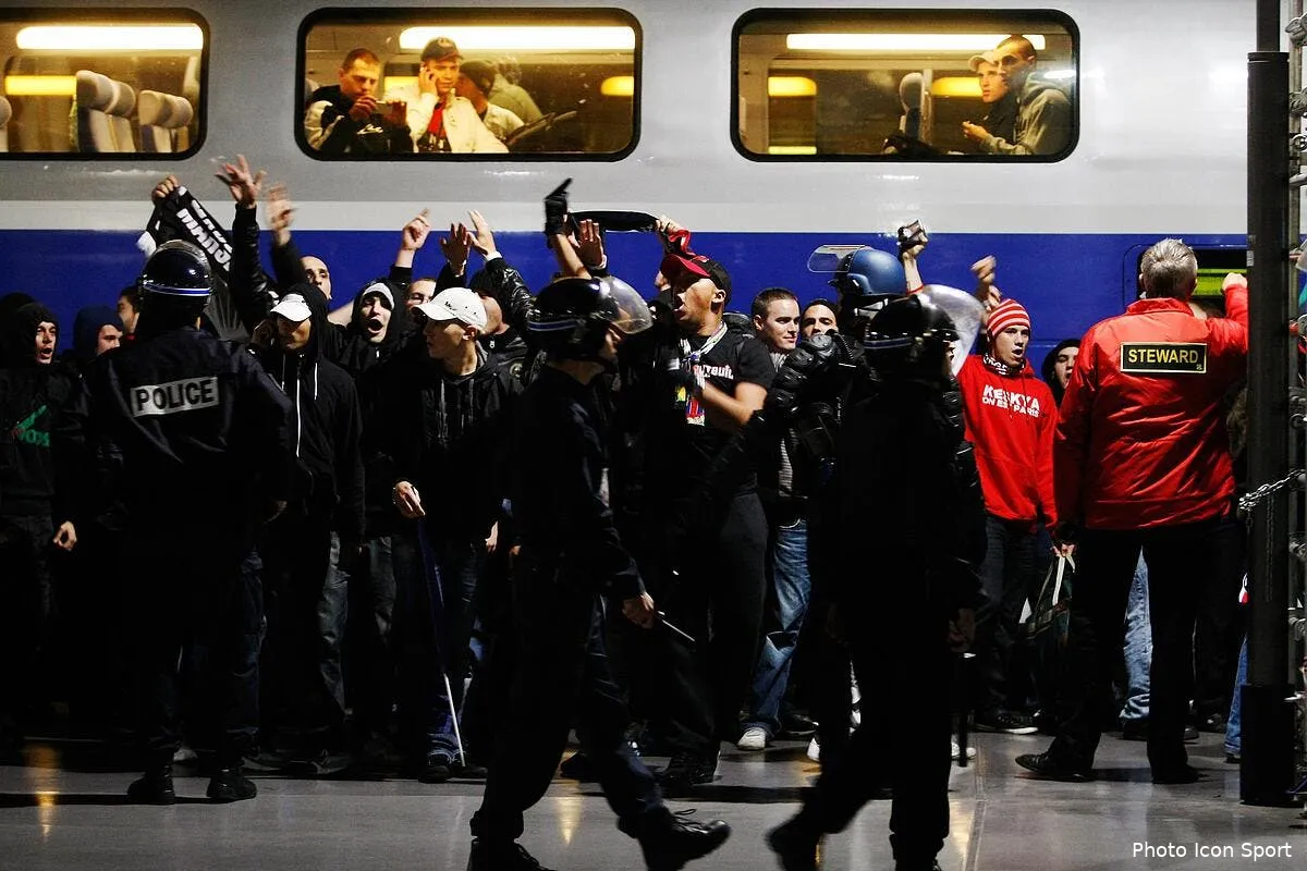 le psg se mefie d un caillassage de son bus a marseille iconsport rep 251009 01 0140698