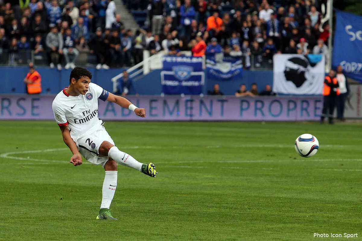 le salut du psg passe par laurent blanc iconsport mae 171015 01 01123311