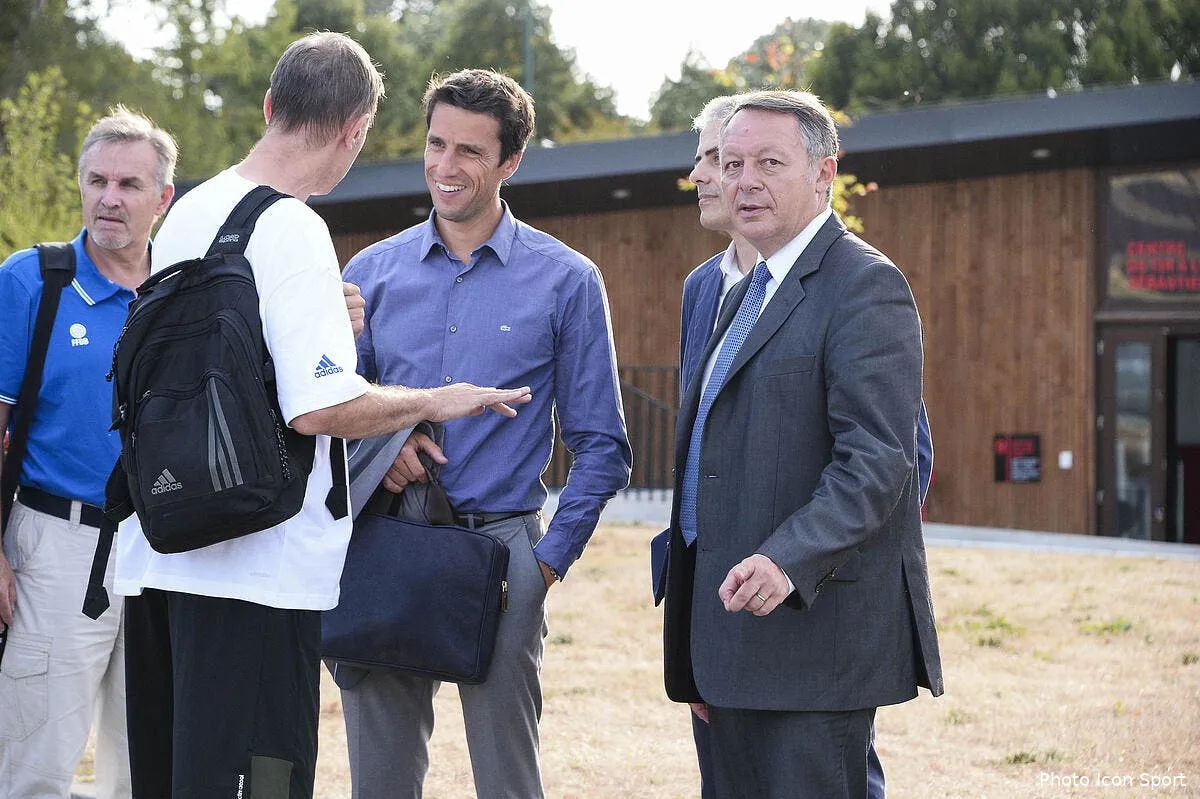 le secretaire d etat exige des sanctions contre le velodrome iconsport nlg 230715 17 154121301