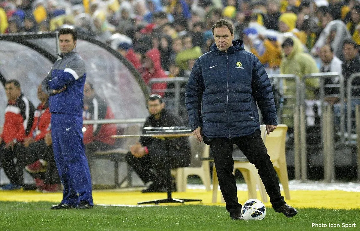 le selectionneur australien vire apres le 6 0 iconsport acp 180613 50 0567447